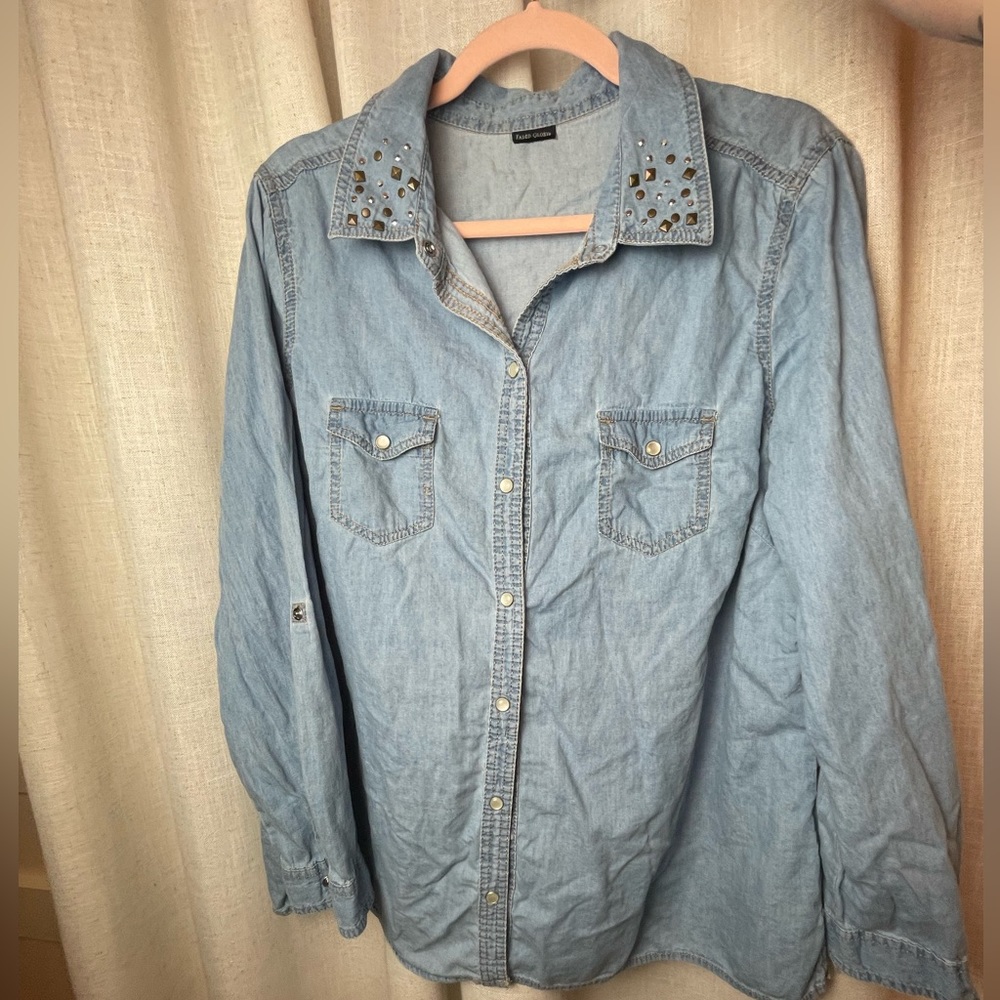 3 for $15 🦋 Denim Chambray Women Plus 2x Shirt Oversized Jeweled Button Snap